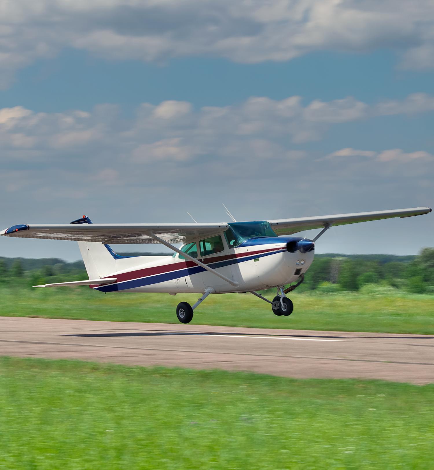 piston plane taking off